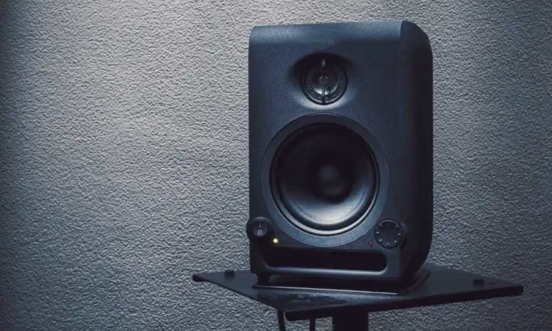 How To Connect Studio Monitors To Audio Interfaces For The Best Home ...