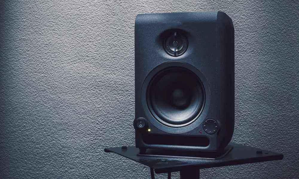 How to Connect Studio Monitors to Audio Interfaces for the Best Home Recording Experience