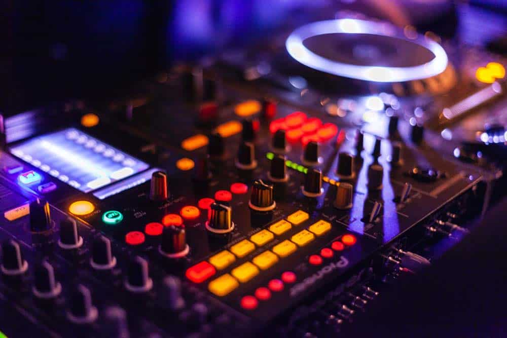 Best All-In-One DJ Controller